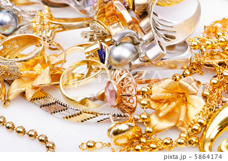 Large collection of gold jewellery 5864174