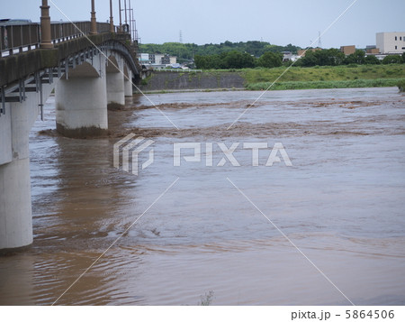 増水した大野川 5864506