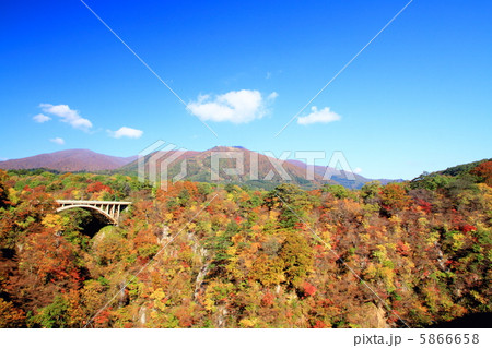 紅葉の鳴子峡 5866658
