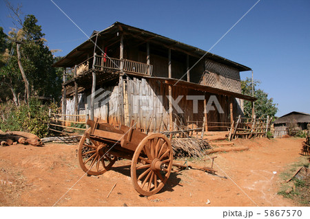 ミャンマーの村 5867570