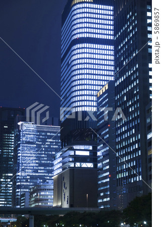大阪中之島ビル群夜景 5869857