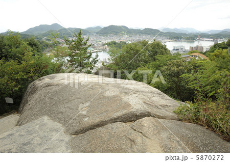 鼓岩（ポンポン岩） 5870272