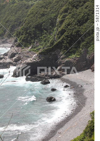 高知県　叶崎より見た太平洋 5871314