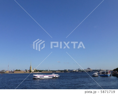 ネヴァ川(ロシア:サンクトペテルブルク) ネヴァ川(ロシア:サンクトペテルブルク) 5871719