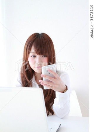 キュートなビジネスレディ 5872116