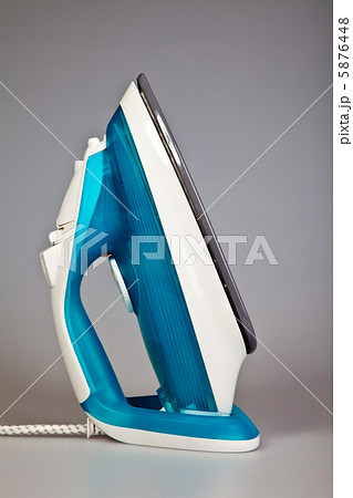 Blue electric iron 5876448