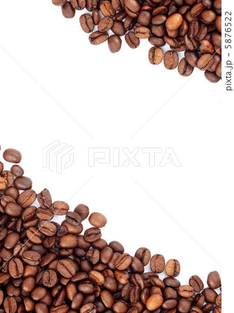 Brown roasted coffee beans 5876522