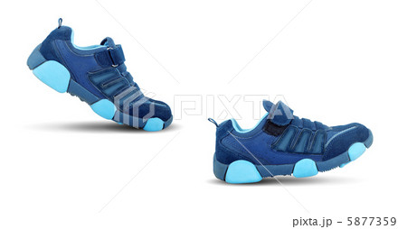 Sneakers walking by themselves 5877359