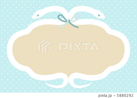 白ヘビの枠と水色の背景 5880292