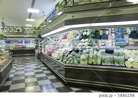 高級スーパーマーケット 5880298