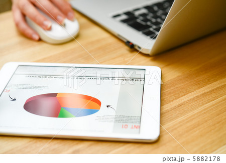 タブレットに円グラフ表示 5882178