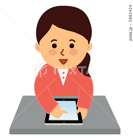 ipadを操作する主婦 5882424
