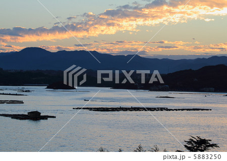 和歌山県白浜町田辺湾の夜明け 和歌山県白浜町田辺湾の夜明け 5883250