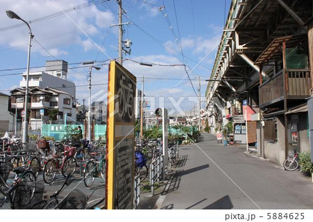ガード下横の道 ガード下横の道 5884625