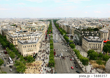 パリ市街(シャンゼリゼ大通り) パリ市街(シャンゼリゼ大通り) 5886357