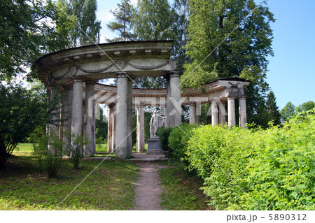 apollo colonnade in Pavlovsk park apollo colonnade in Pavlovsk park 5890312