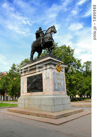 Peter 1 monument in Saint-petersburg Peter 1 monument in Saint-petersburg 5890988