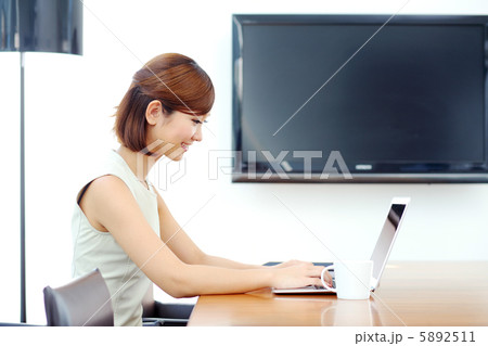 ビジネスウーマン 5892511