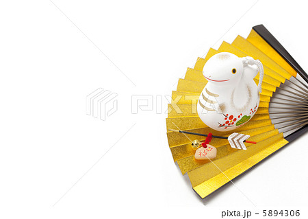 巳年　年賀素材　白蛇の扇子飾り 5894306