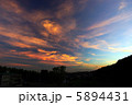 朝焼けの空 5894431