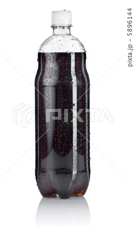 Bottle of soda.  Clipping path 5896144