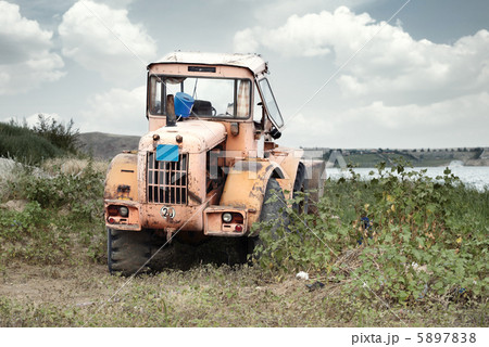 Alone tractor Alone tractor 5897838