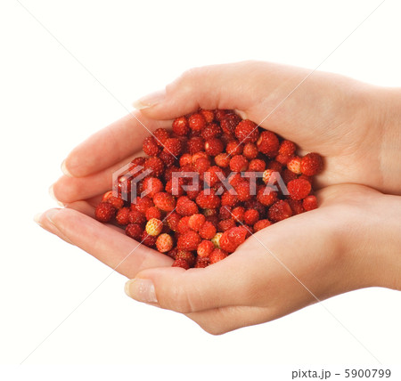 Handful of strawberries isolated on white background 5900799