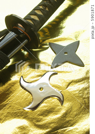 手裏剣と日本刀 5901871