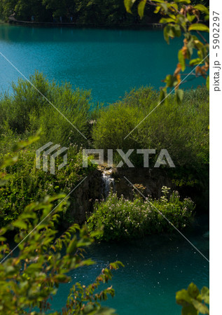 クロアチア　プリトヴィツェ国立公園　湖　世界遺産 5902297