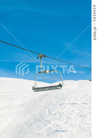 Skilift on bright winter day Skilift on bright winter day 5910414