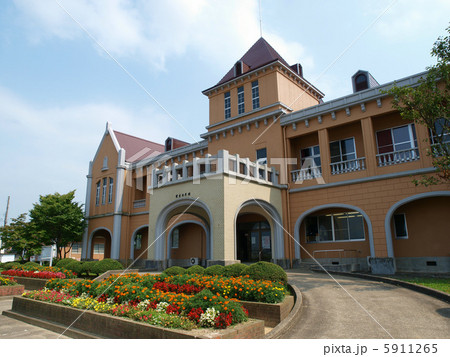 小矢部・メルヘン建築・埴生公民館 5911265