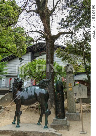 麒麟像と鷽像 5913490