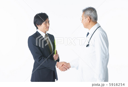 ビジネスマンと医師 5916254