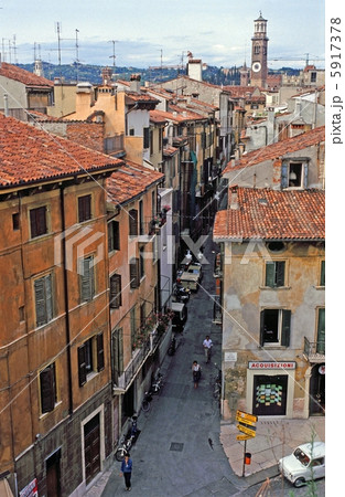 ヴェローナの街並み 5917378