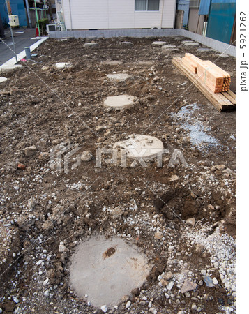住宅の基礎工事 5921262
