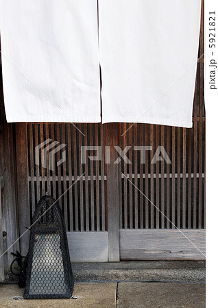 白い暖簾のお店 5921821