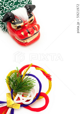 獅子頭と水引き飾り 5921972