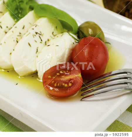 italian tomato mozarella close up 5922595
