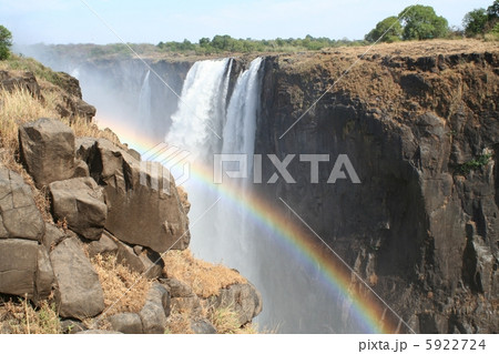 虹の世界遺産・ビクトリアフォールズ 虹の世界遺産・ビクトリアフォールズ 5922724