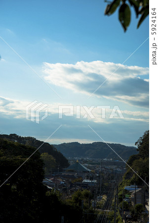 名越切通の途中、谷間からの景色 5924164