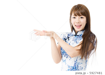 チャイナドレスの女性 5927481