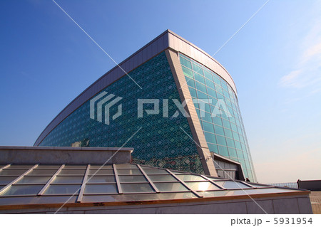 modern glass building 5931954