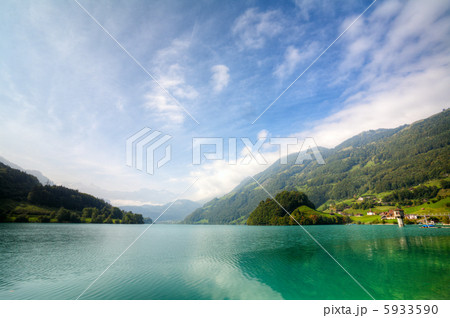 Majestic mountain lake in Switzerland Majestic mountain lake in Switzerland 5933590