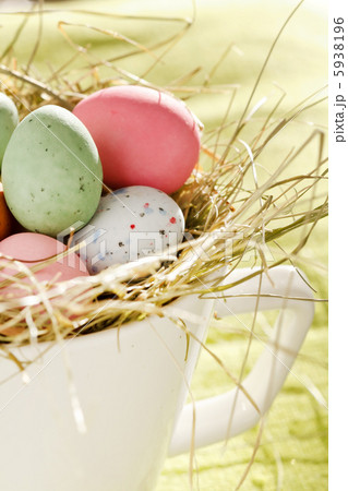 Easter chocolate eggs in the nest Easter chocolate eggs in the nest 5938196