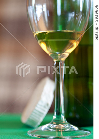 white wine 5939606