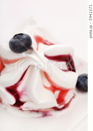 ice cream with blueberries ice cream with blueberries 5941371