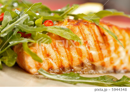 grilled salmon 5944348