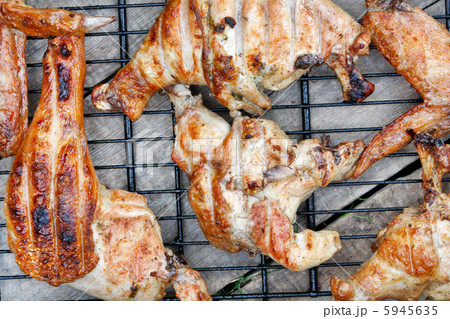 Grilled chicken wings 5945635
