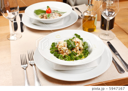 Chicken salad with avocado 5947167