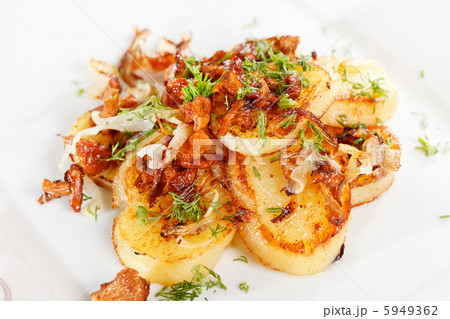 potatoes with mushrooms 5949362